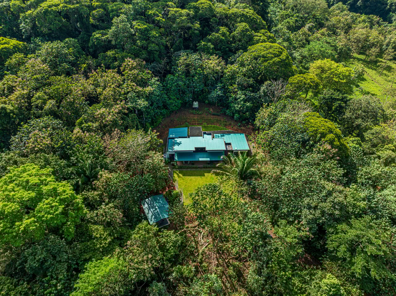 Contemporary Mountain View Villa – 5 Minutes to Playa Dominical