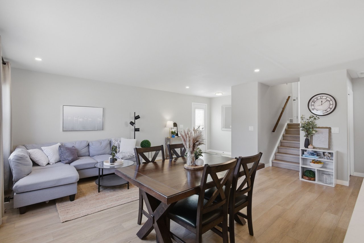 559 Deerpath Court SE