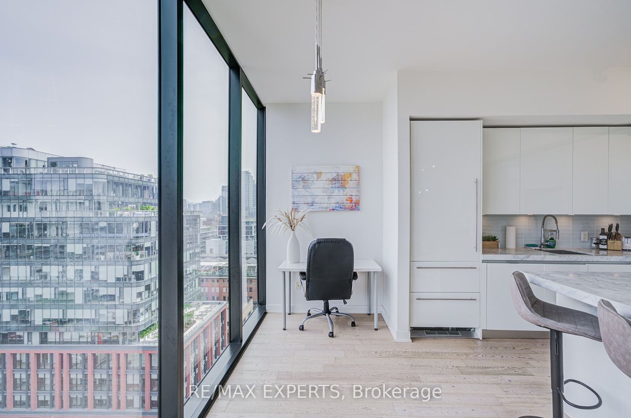THOMPSON RESIDENCES