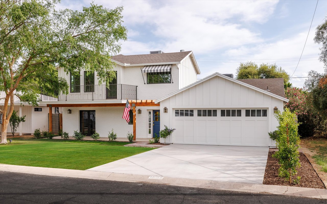 4835 E INDIANOLA Avenue