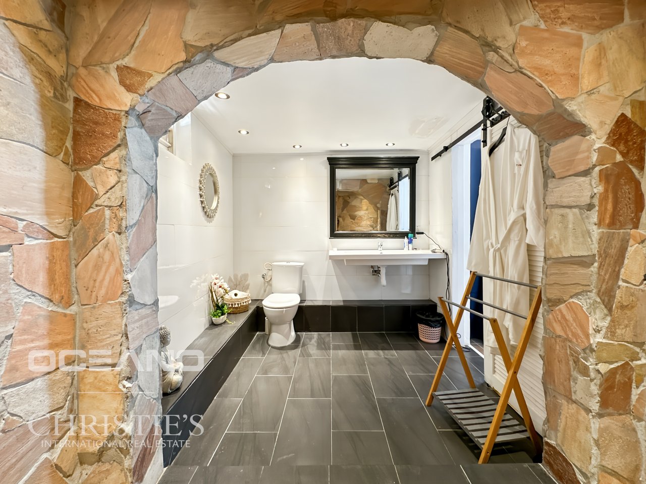 Investment Opportunity – 3-Bedroom Villa with Studio and Independent Unit