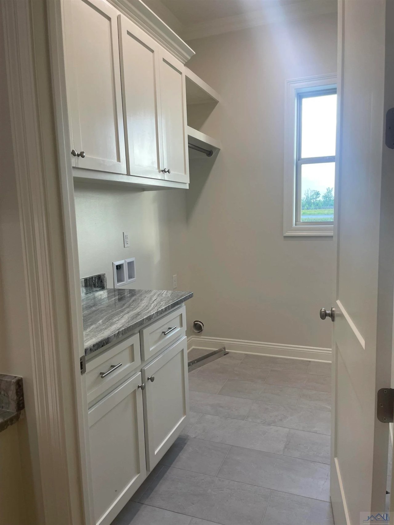 351 Ravensaide Dr