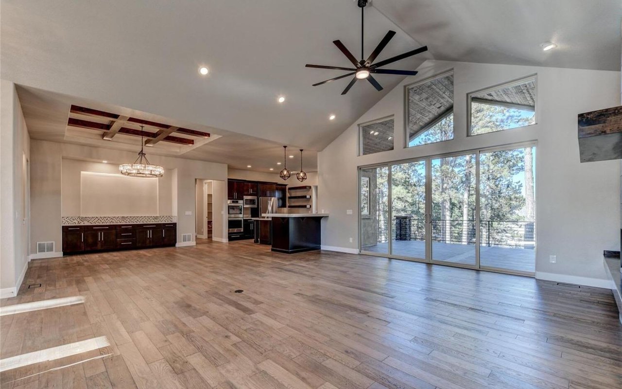 1109 Tenderfoot Dr