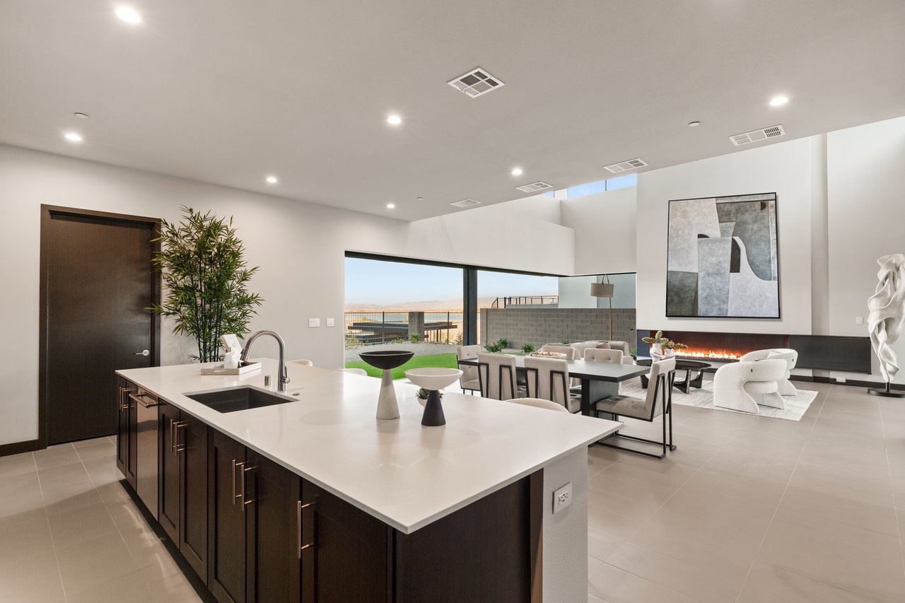 36 Rainbow Point Place