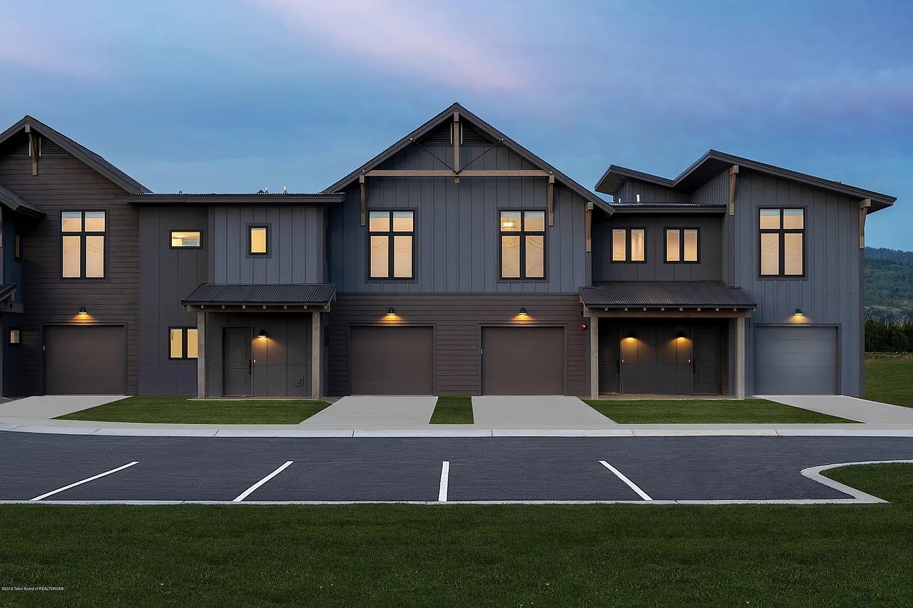 8479 Caribou Ct