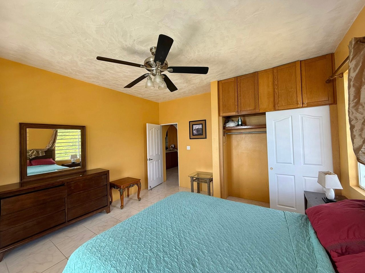 1093 West End 2 Bedroom Apartment