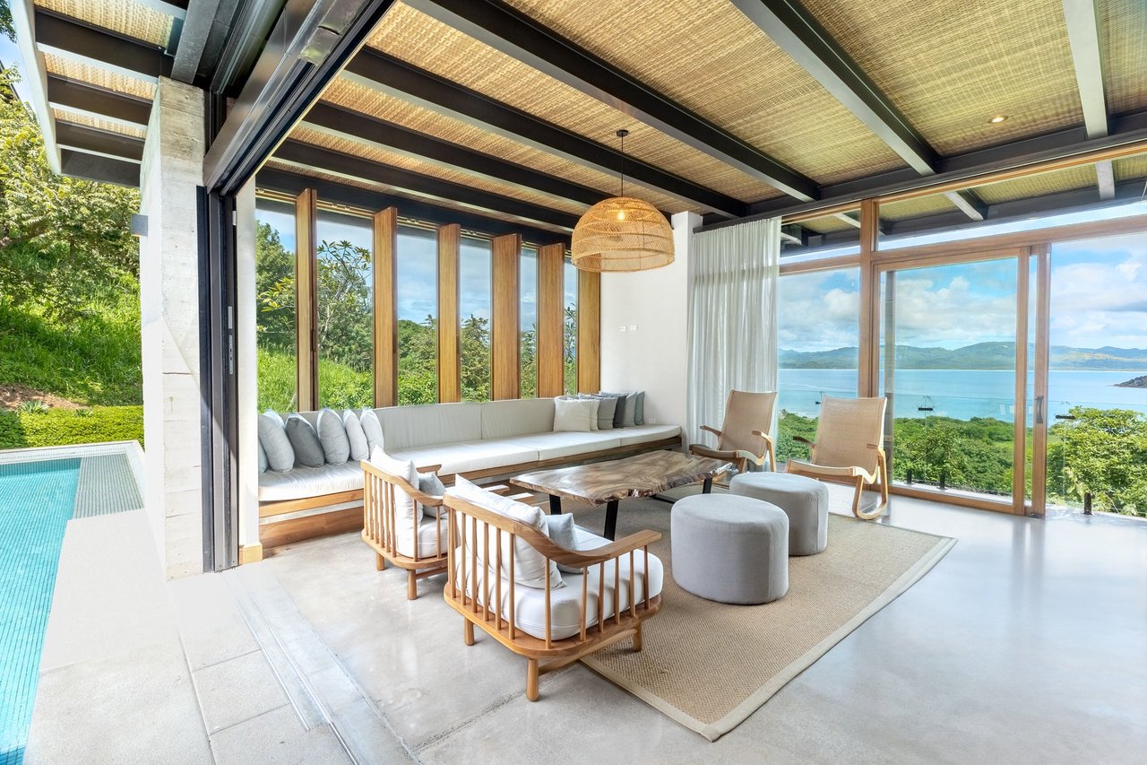 Modern Tropical Ocean View Bay Villa in Costa Elena