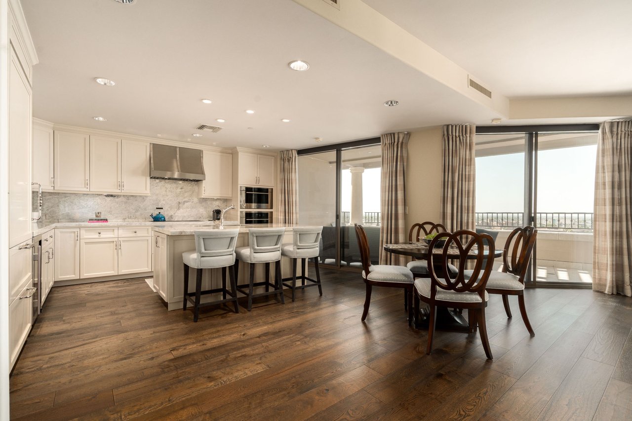 7181 E Camelback Road, 1105