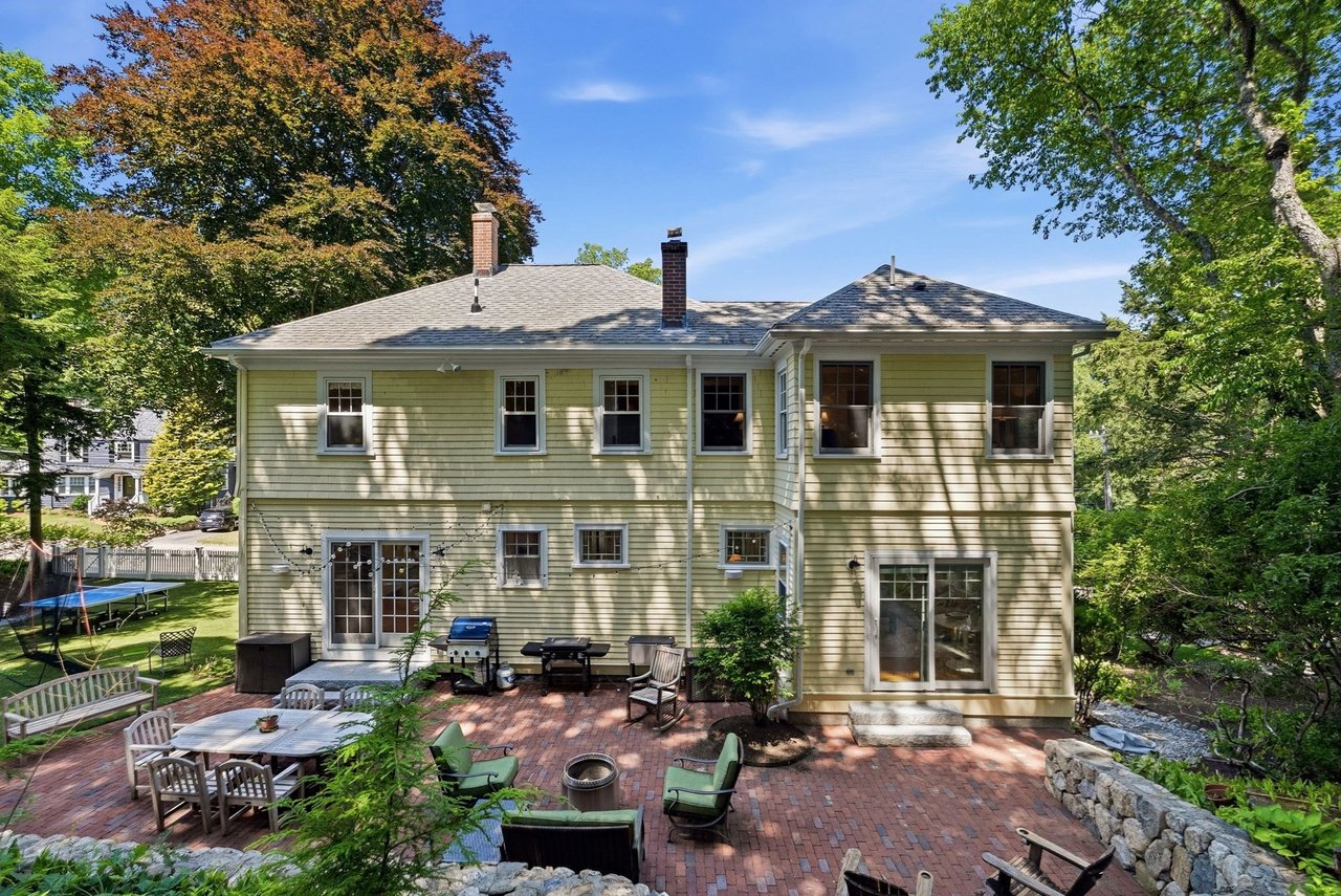 25 Riverdale Rd