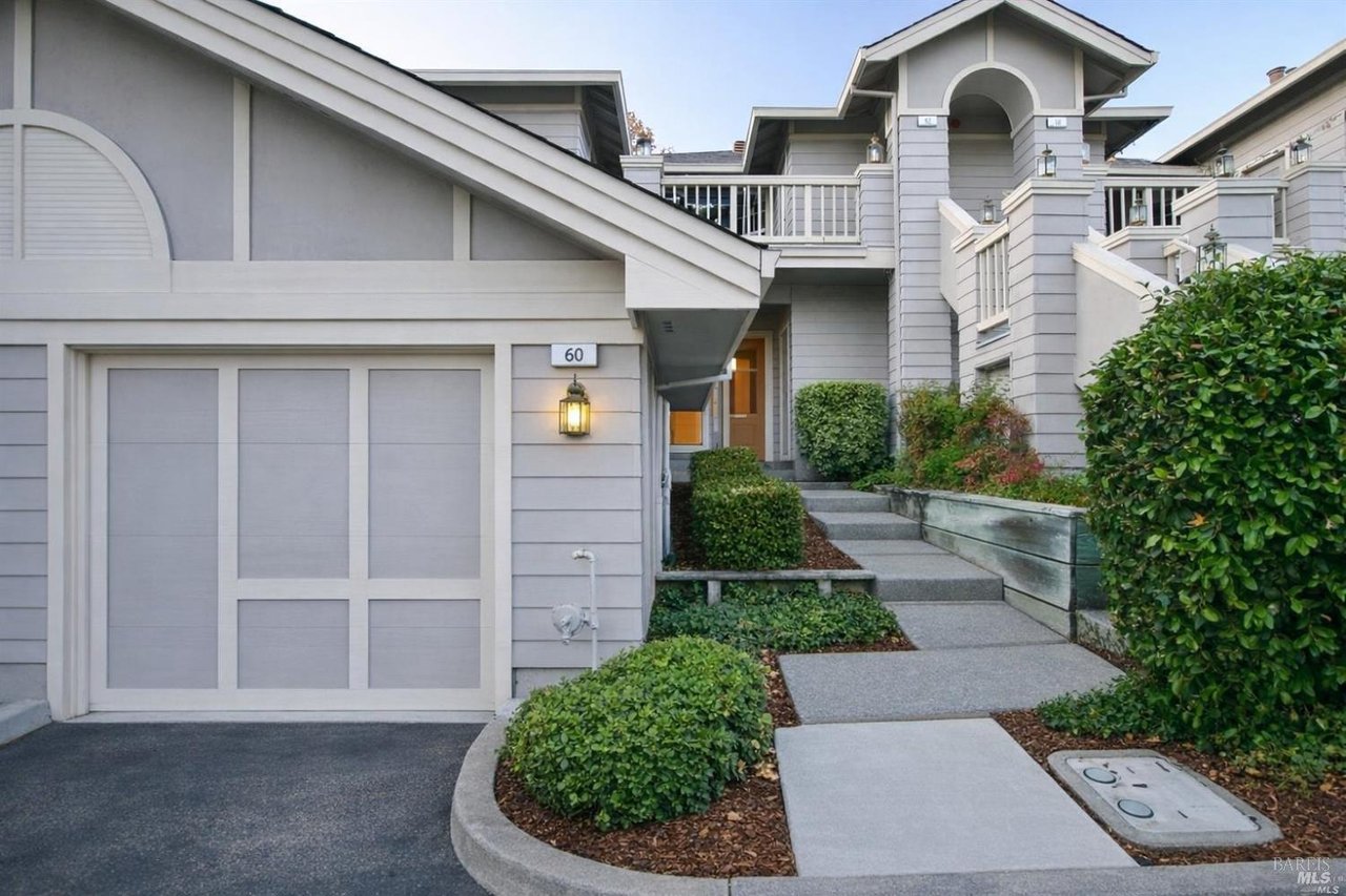 The Courtyard at Partridge Knolls, Novato