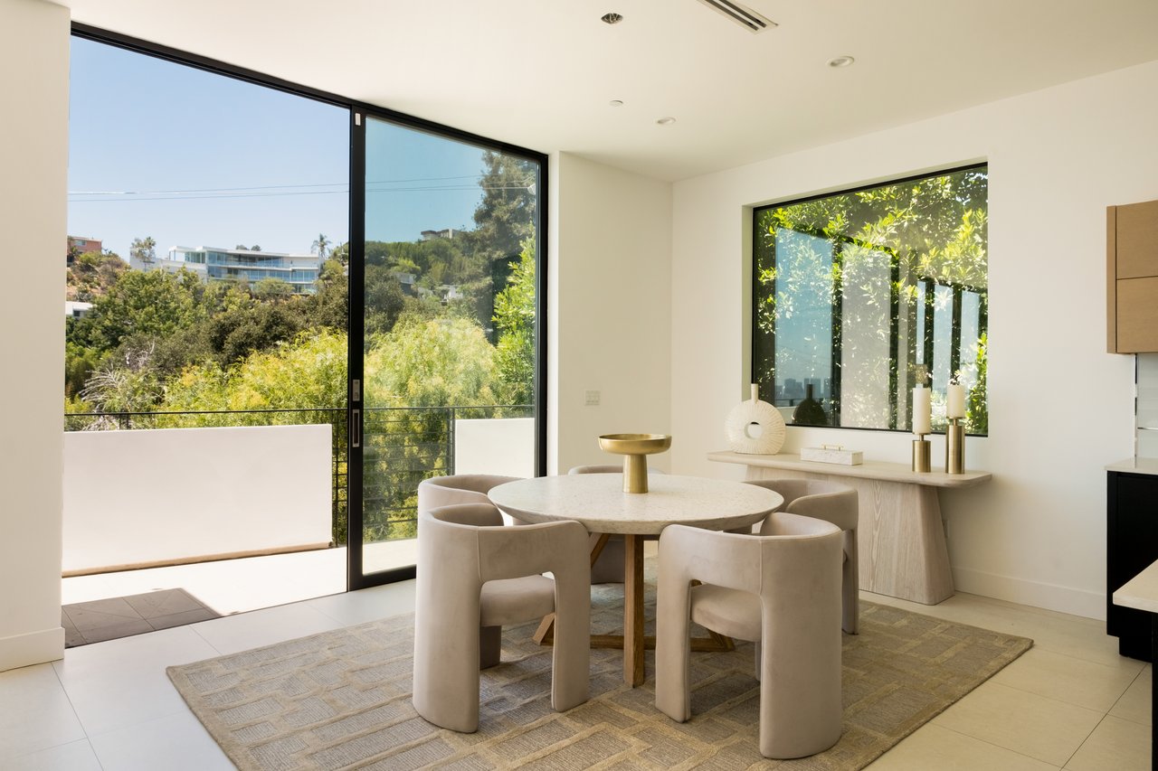 1516 Forest Knoll Dr, Sunset Strip