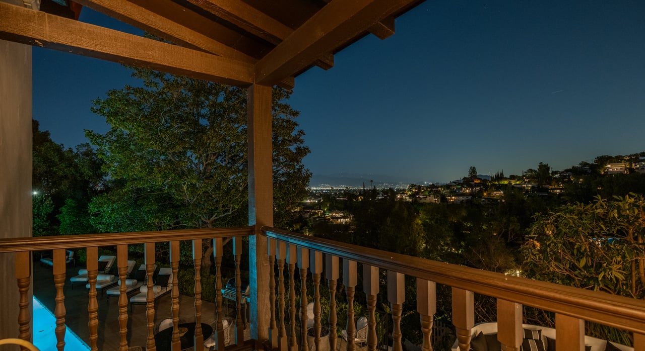 3922 Glenridge Dr, Sherman Oaks 