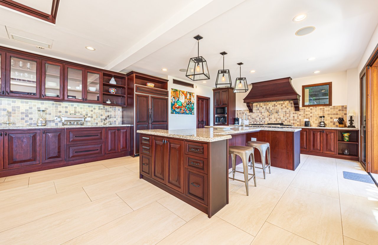 Nido Escondido, Playa Dominical