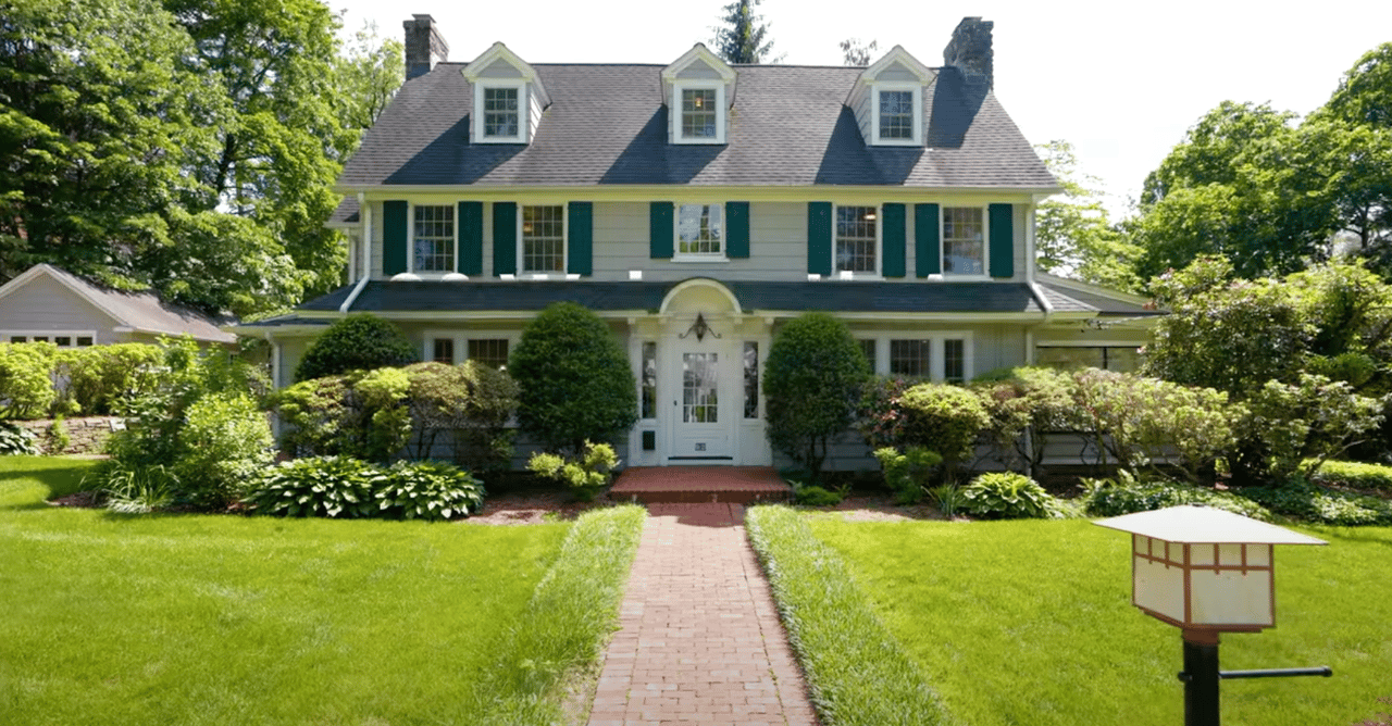 $2,550,000 Home for sale at 92 Walworth Avenue, Scarsdale NY 10583 - North of NYC