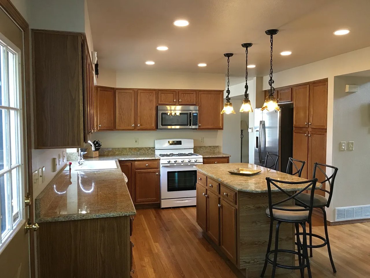650 Coveglen Ct
