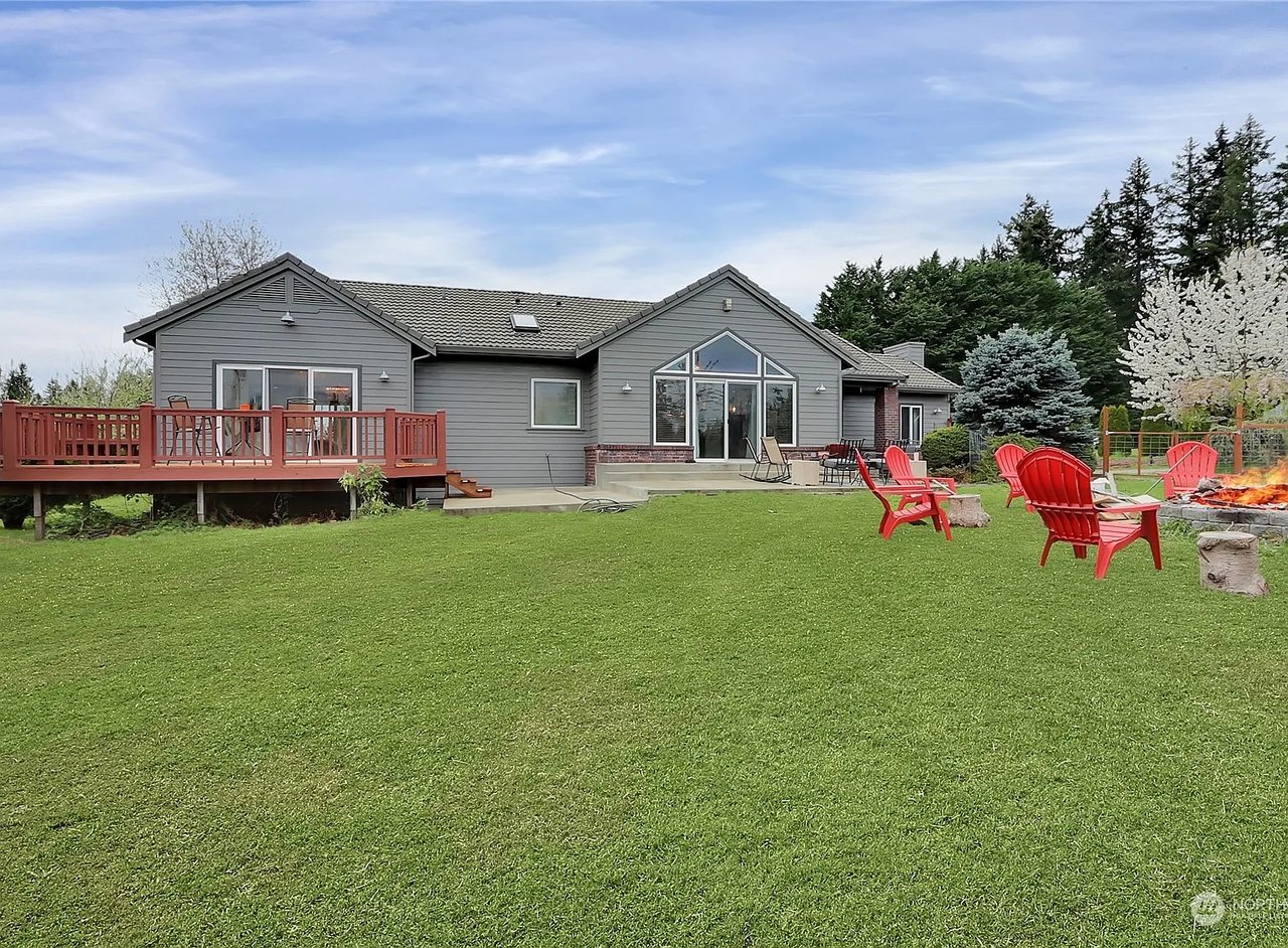 10112 252nd Street E