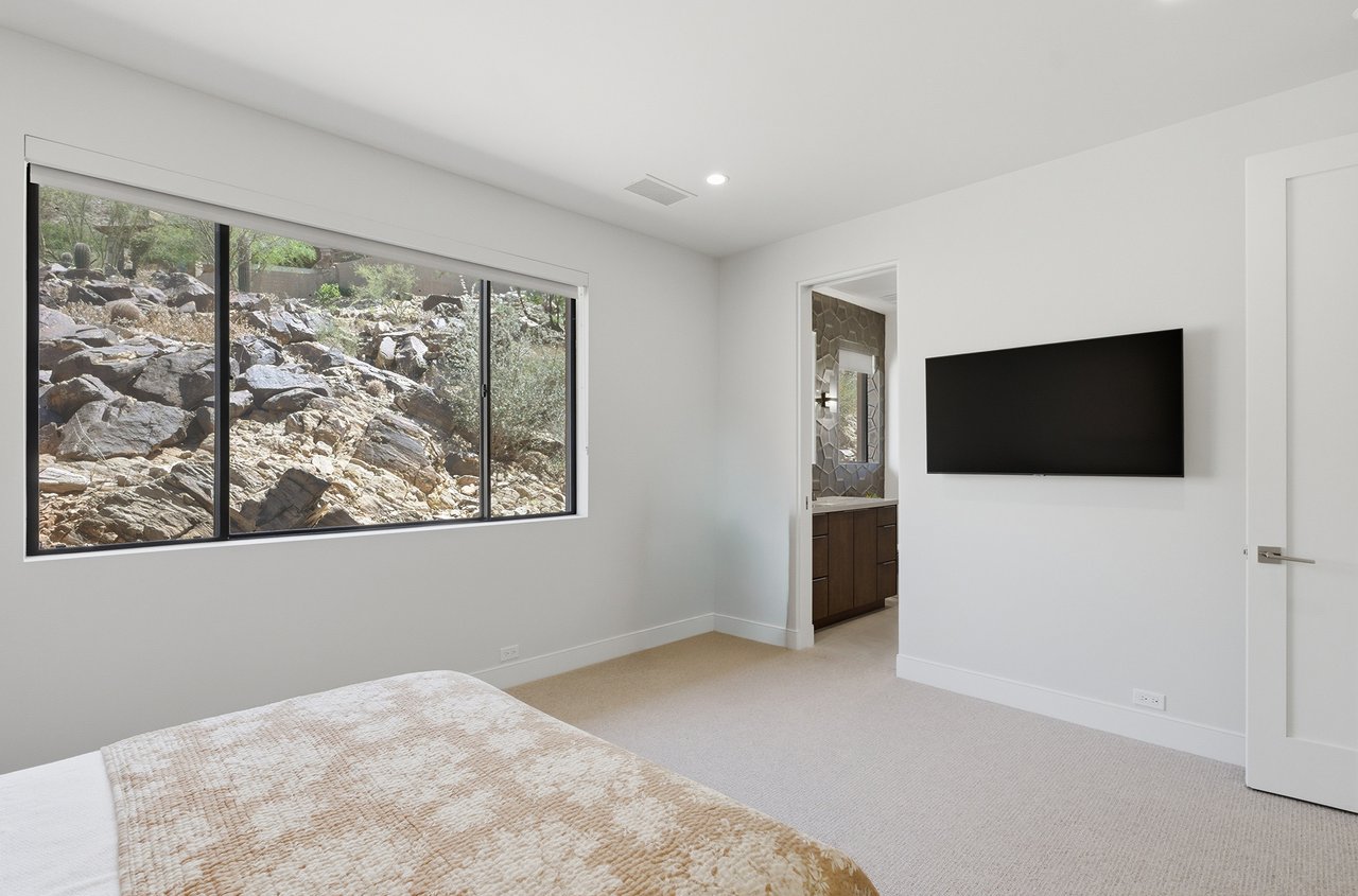 5411 E ROADRUNNER Road