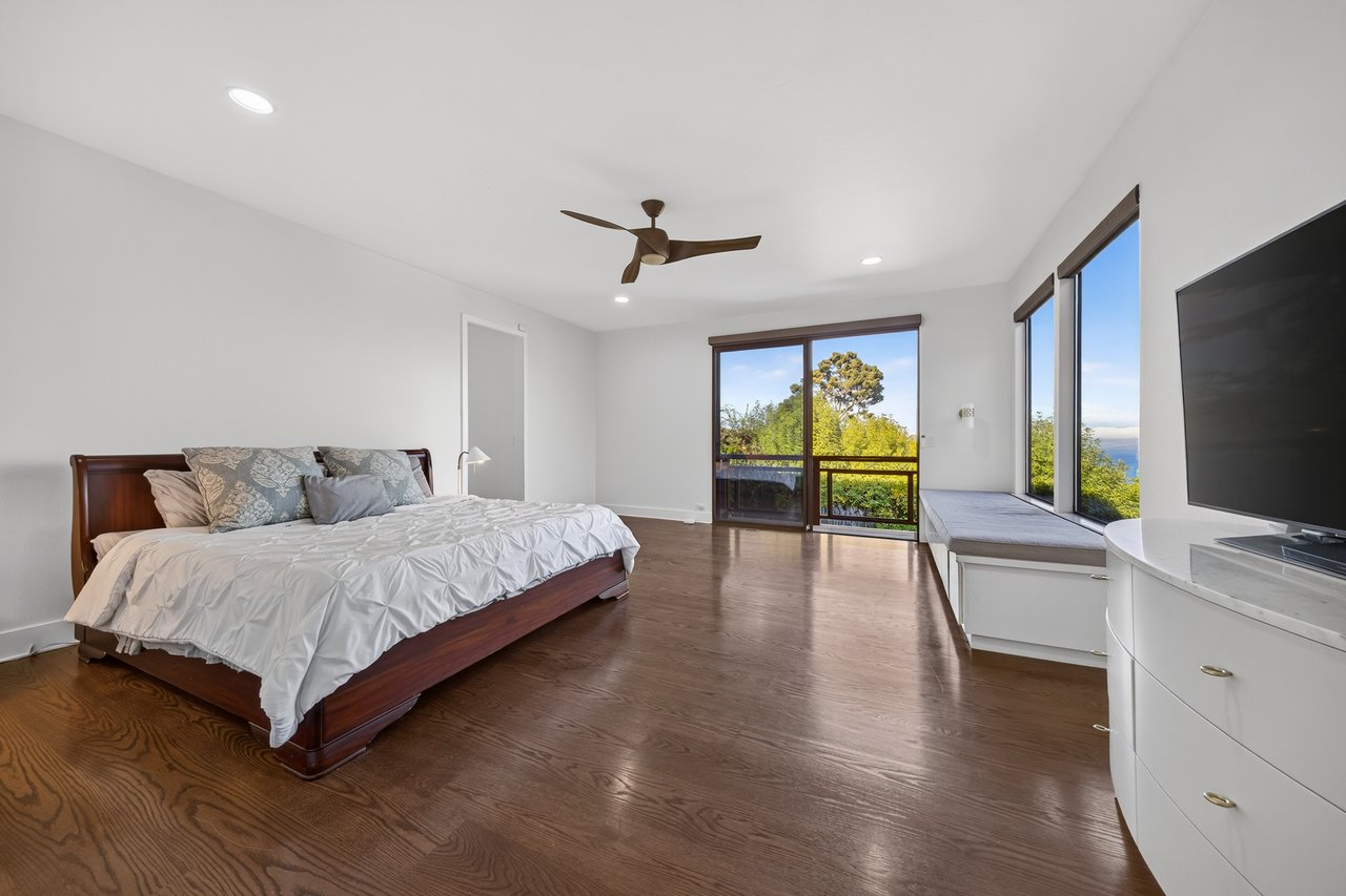 Sweeping Views Across the Bay