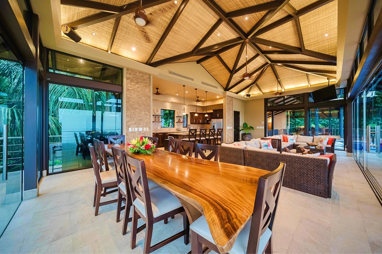 Vista Hermosa, Lucrative Contemporary Estate