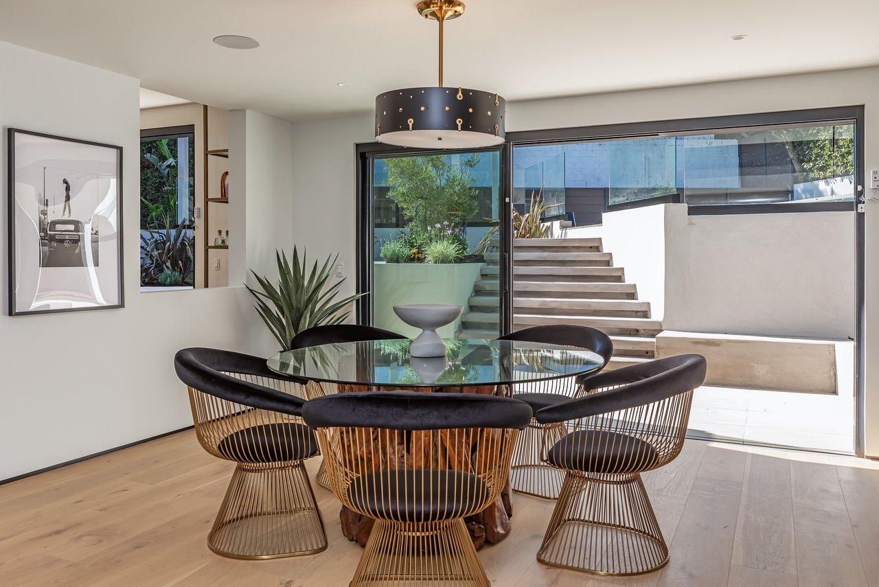 1271 Sunset Plaza