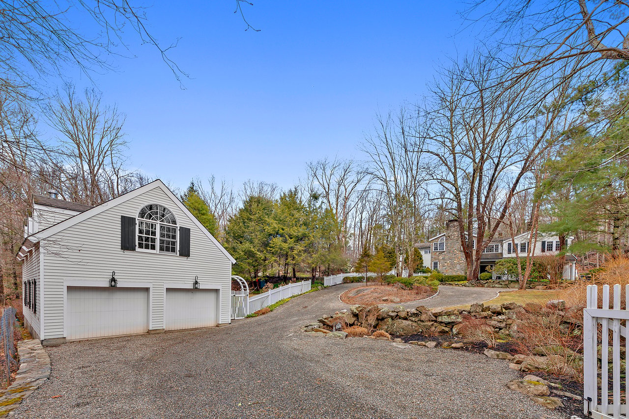 72 Old Mill River Road