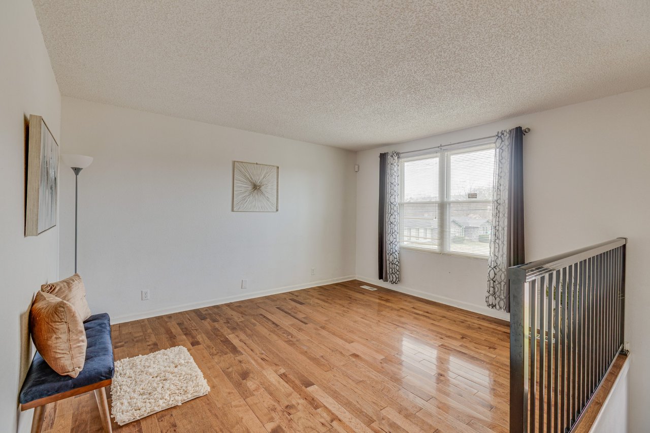 4116 Creekwood N