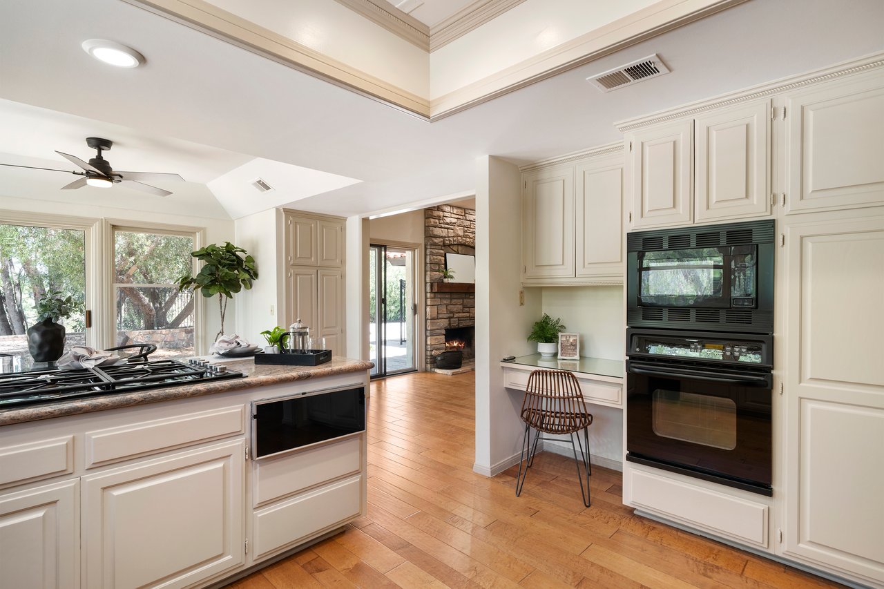 38785 Avenida Bonita