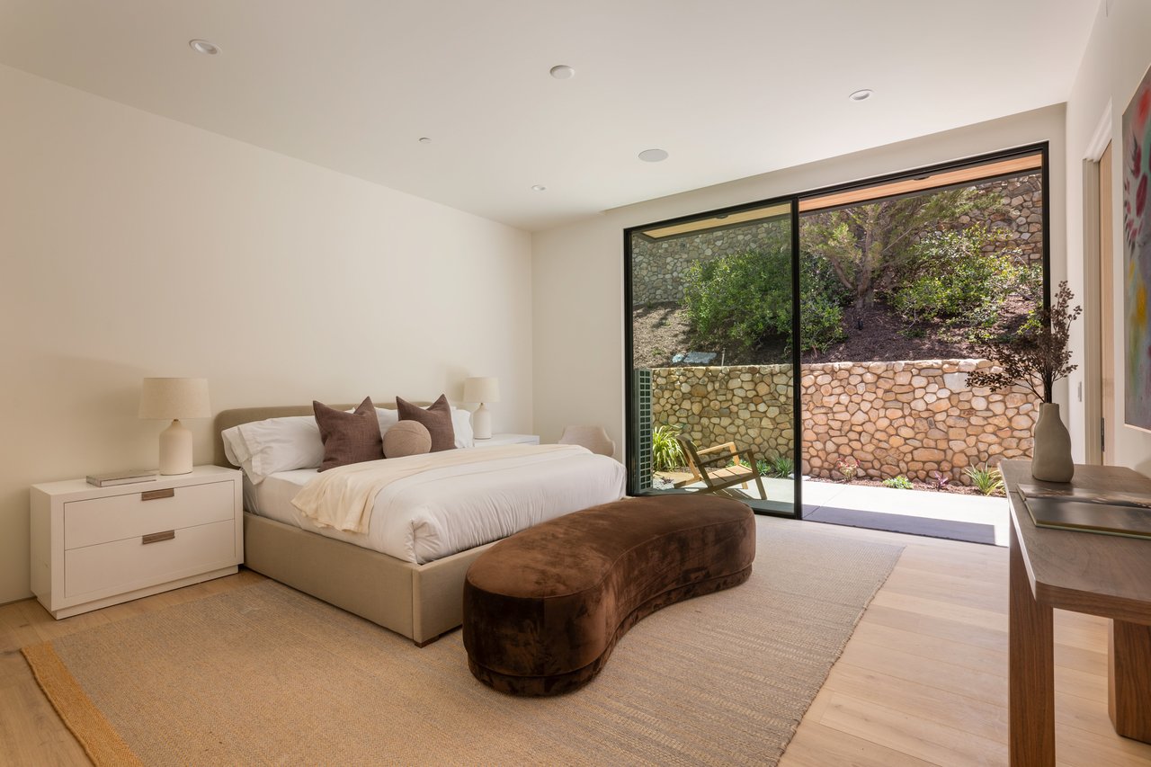 Ellice Street, Malibu