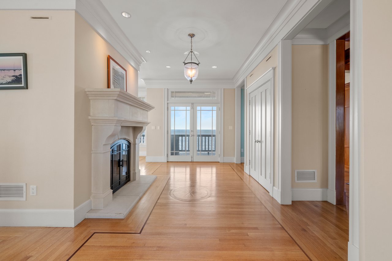 21 Circuit Ave, Scituate