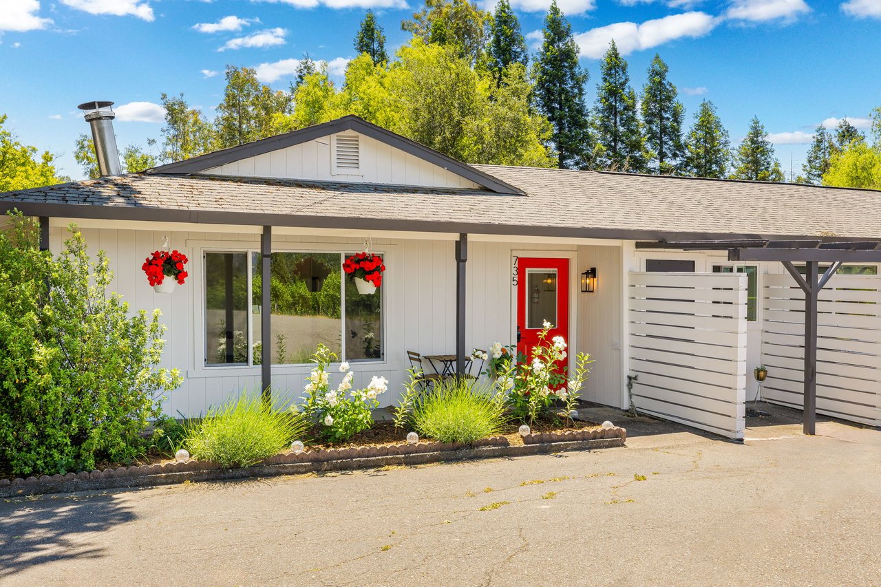 725 Lytton Station