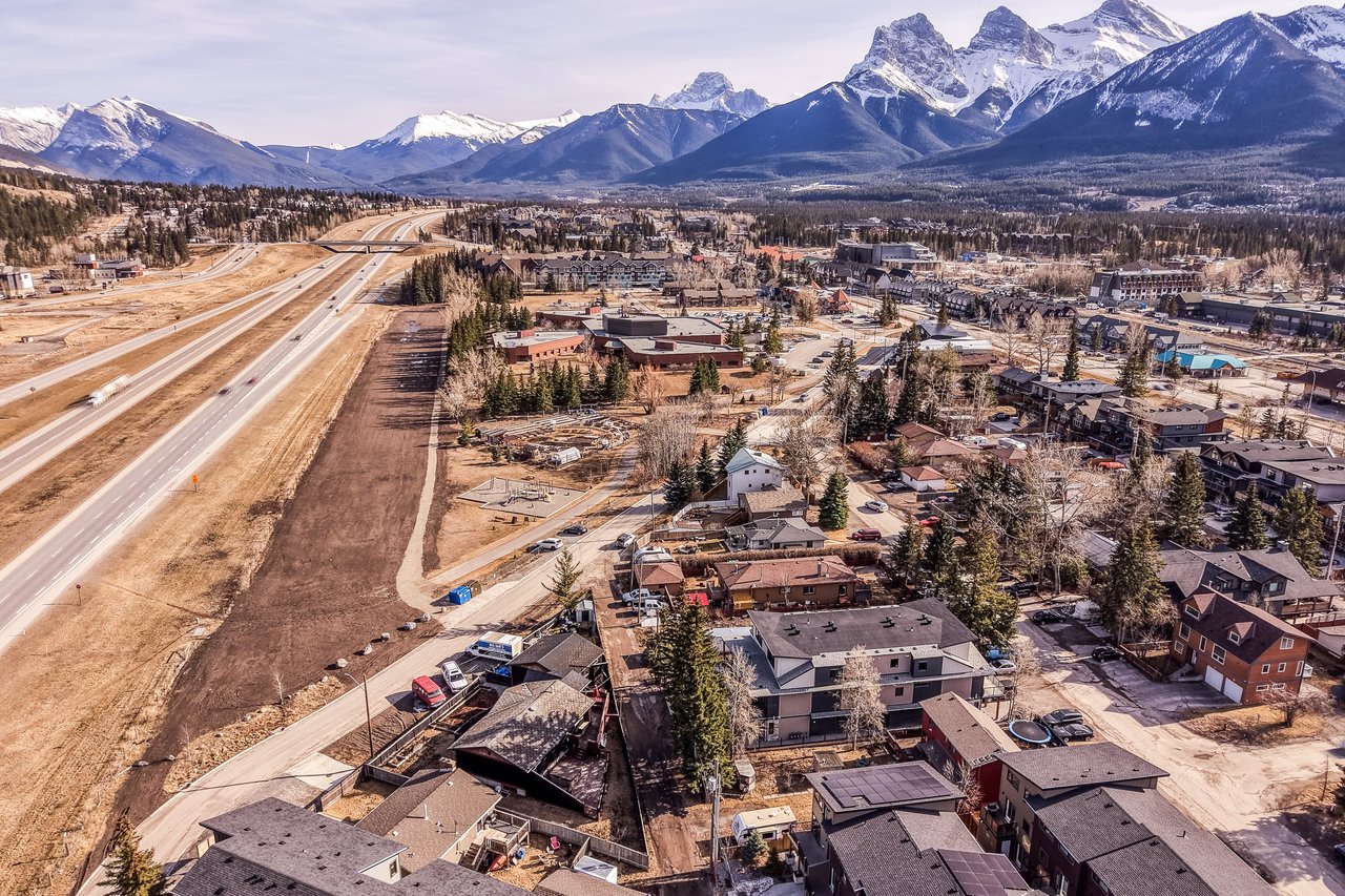 1405 & 1409 Mountain Avenue