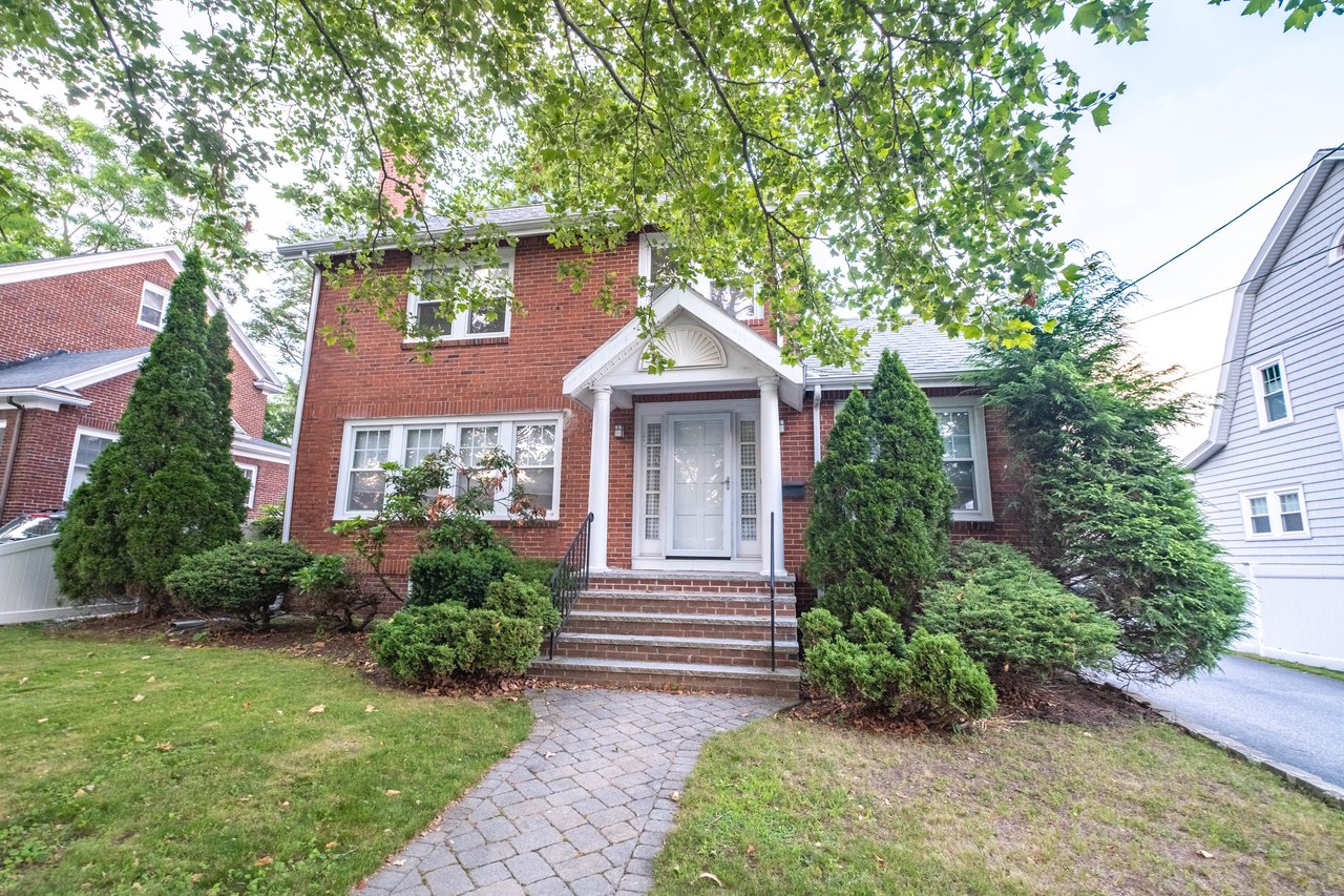 30 Lodge Rd, Belmont