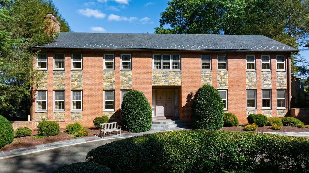 221 Chain Bridge Road
