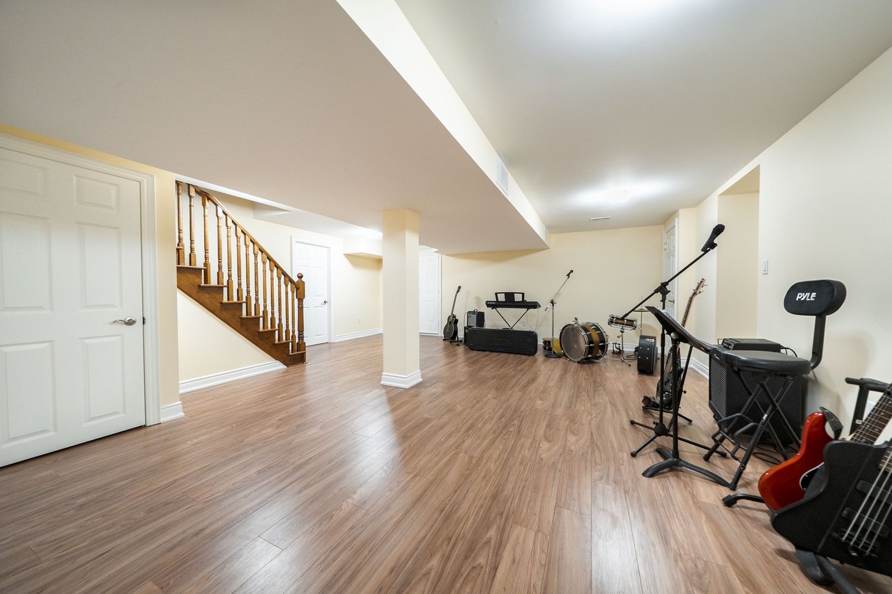 90 Brillinger Street