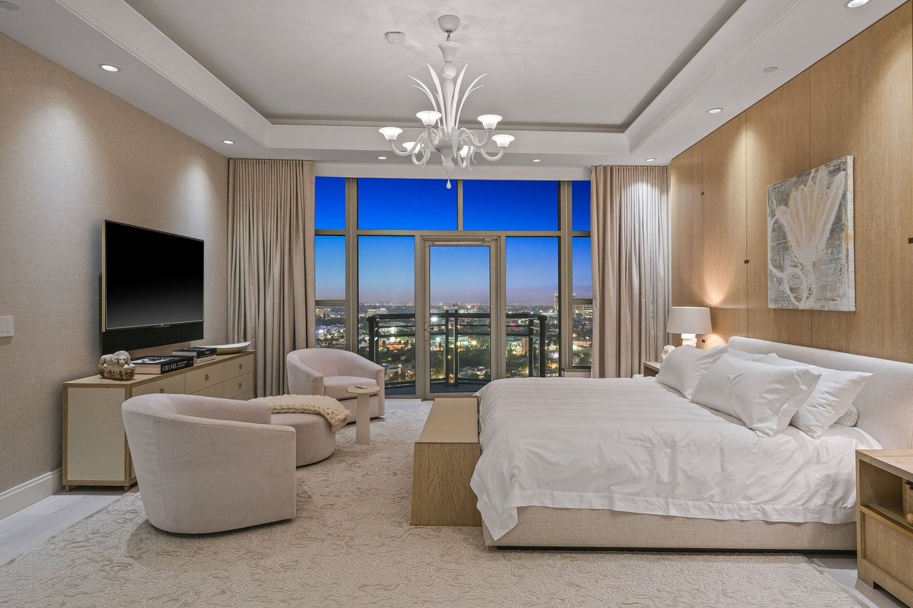 10776 Wilshire Blvd #1604, Westwood