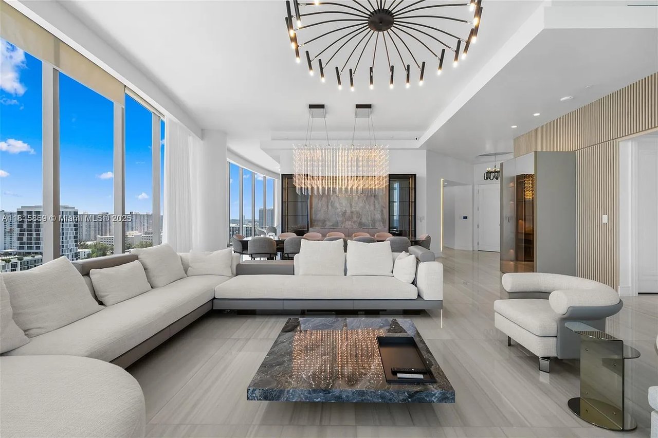 17901 Collins Ave #1607