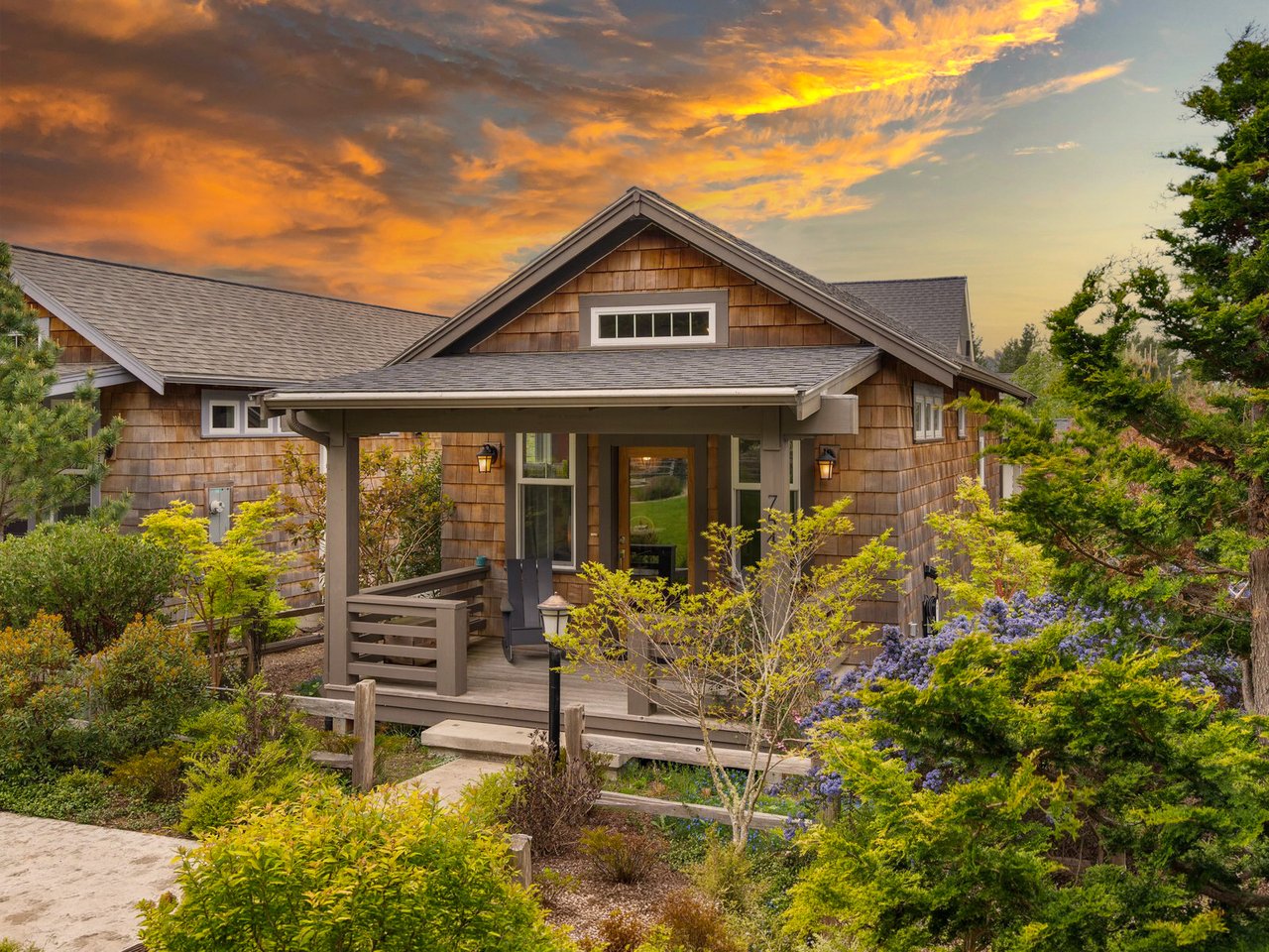 Exterior view of the sold Classic Street Cottage at 754 Dorcas Ln in Manzanita, Oregon
