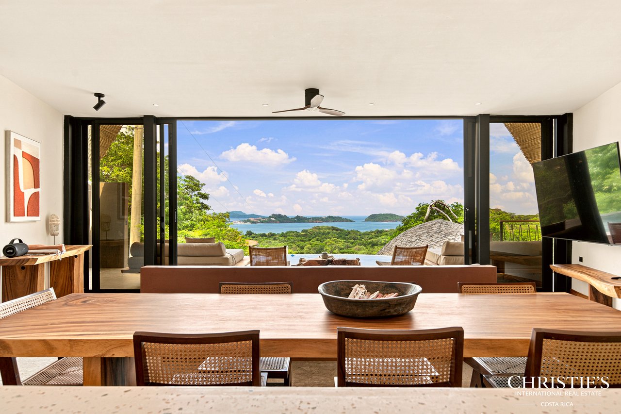 LE CLOS - An Exclusive Three-Residence Estate 
