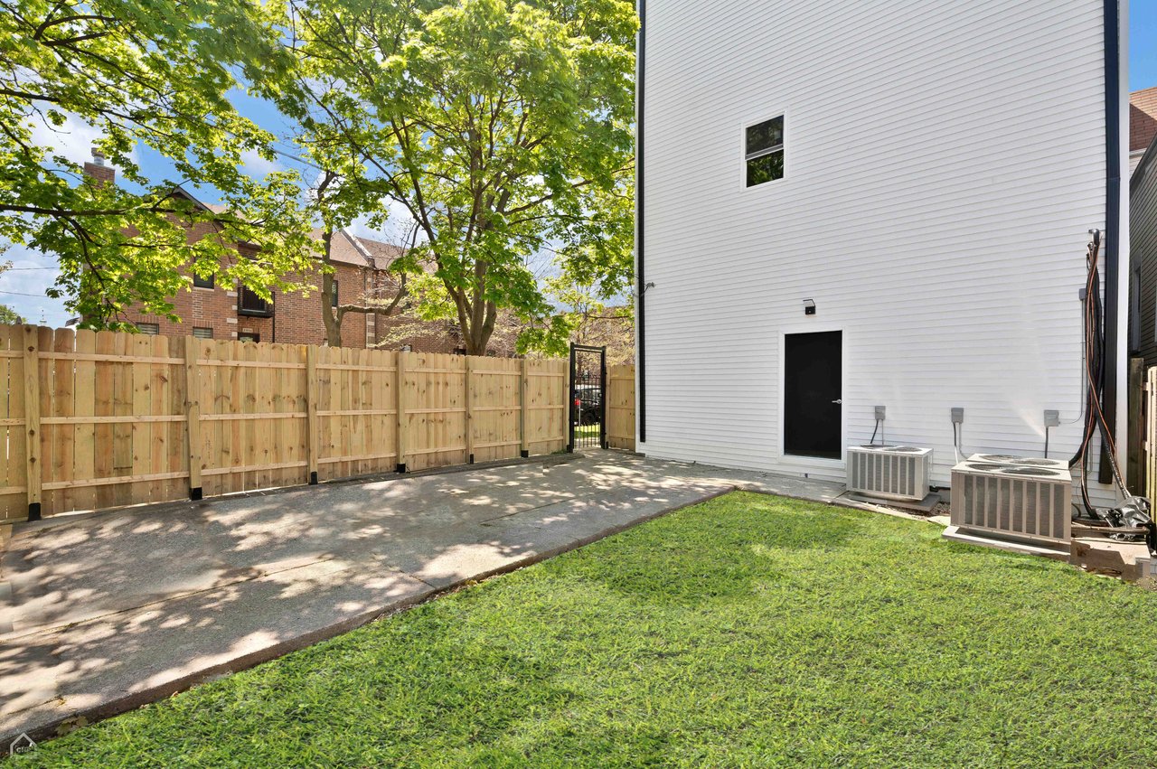 2901 N Sacramento 