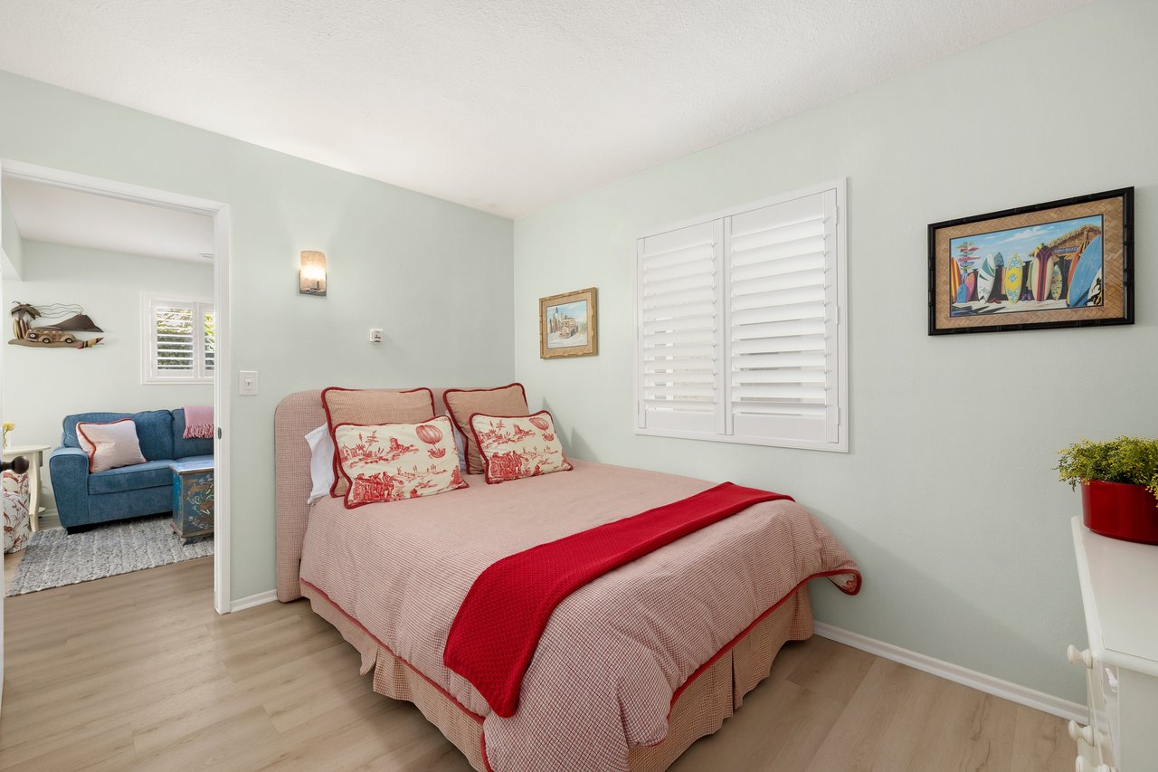 109 Los Robles St