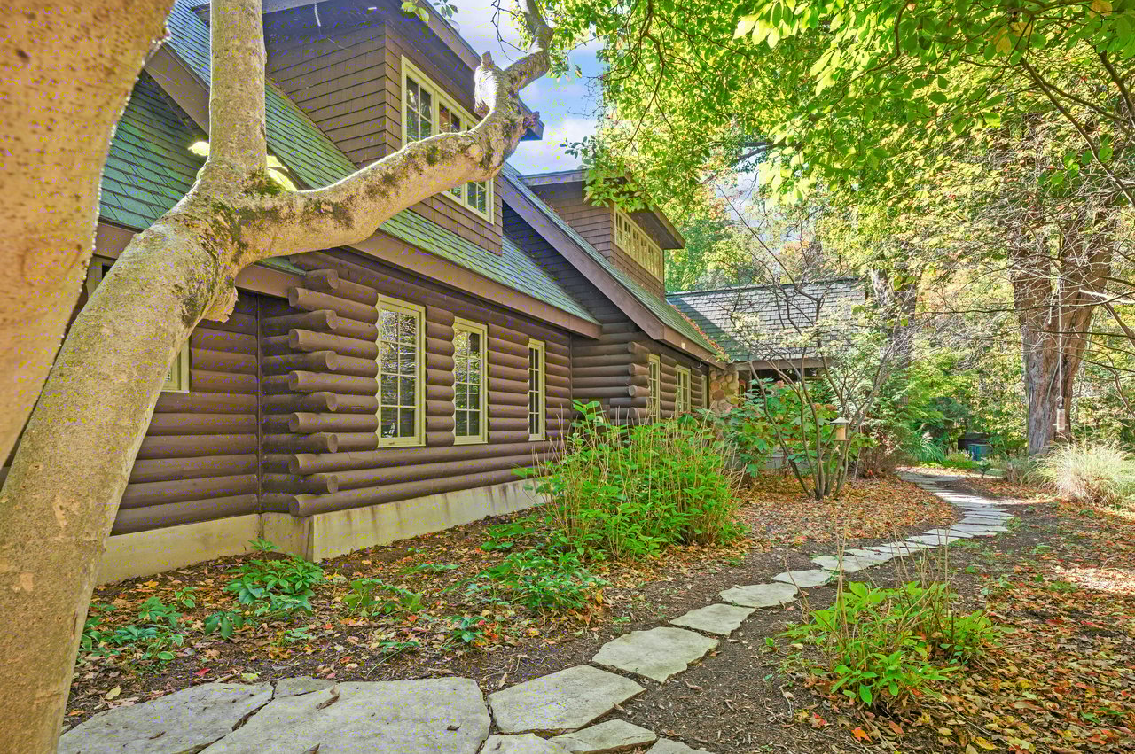 14657 Lakeshore Road