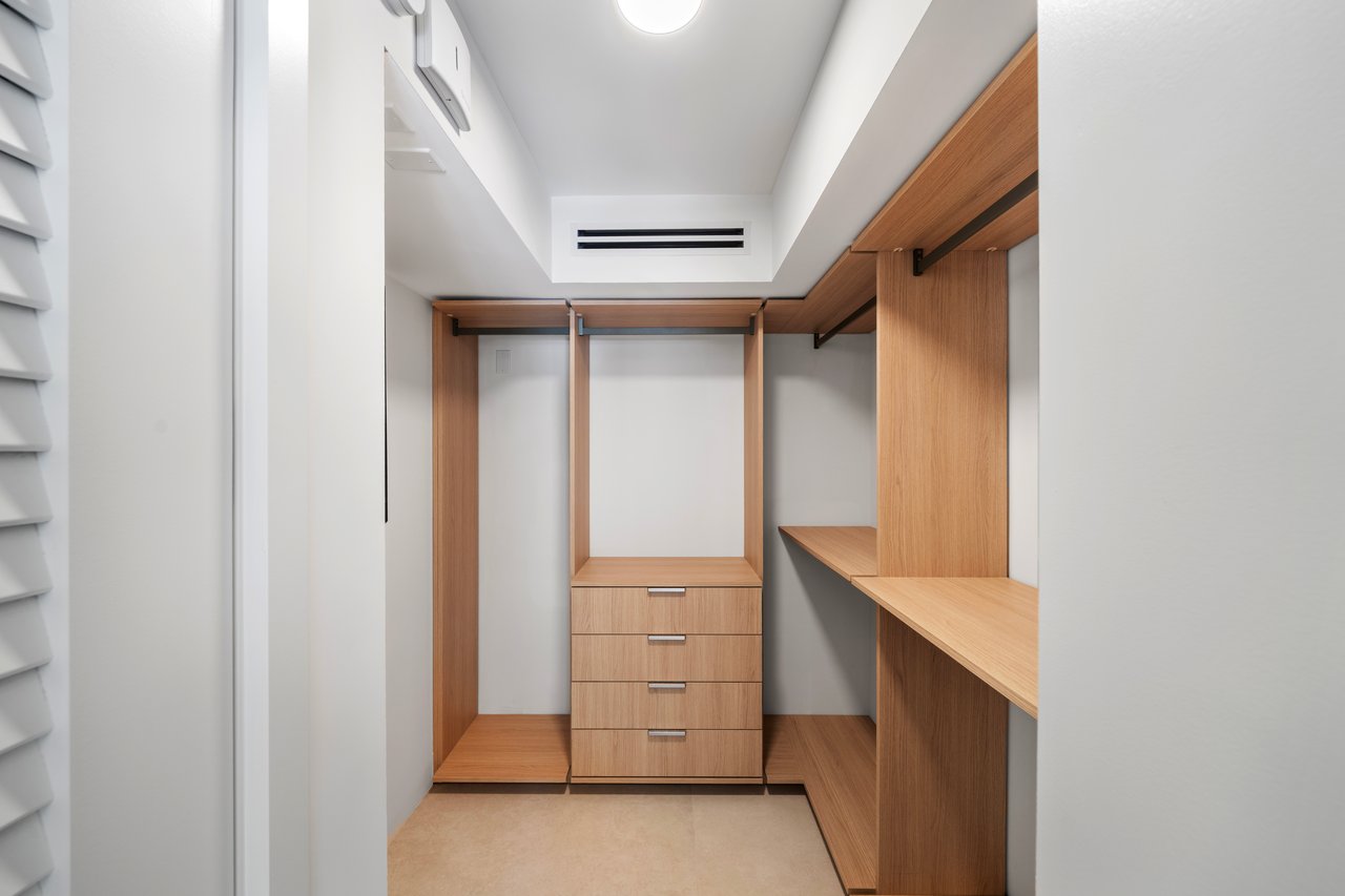 1815 Fairhaven Pl, Miami