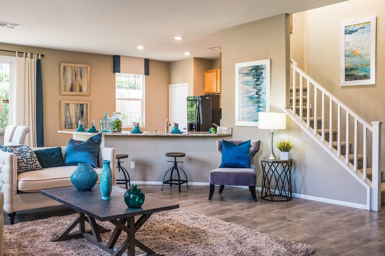 From Clutter to Chic: How to Stage Your Nashville Home for a Standout Tour