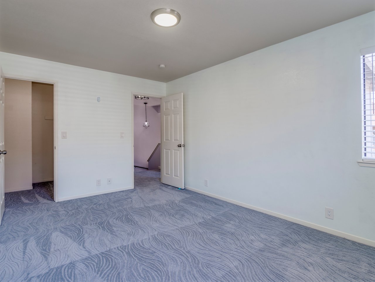 350 Creekview Drive