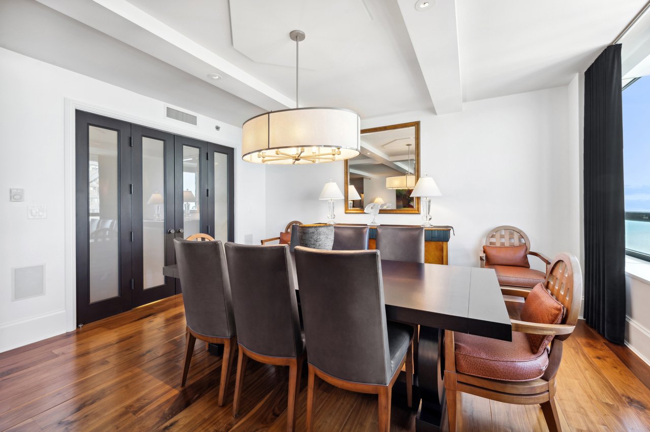 180 East Pearson Unit: 5902