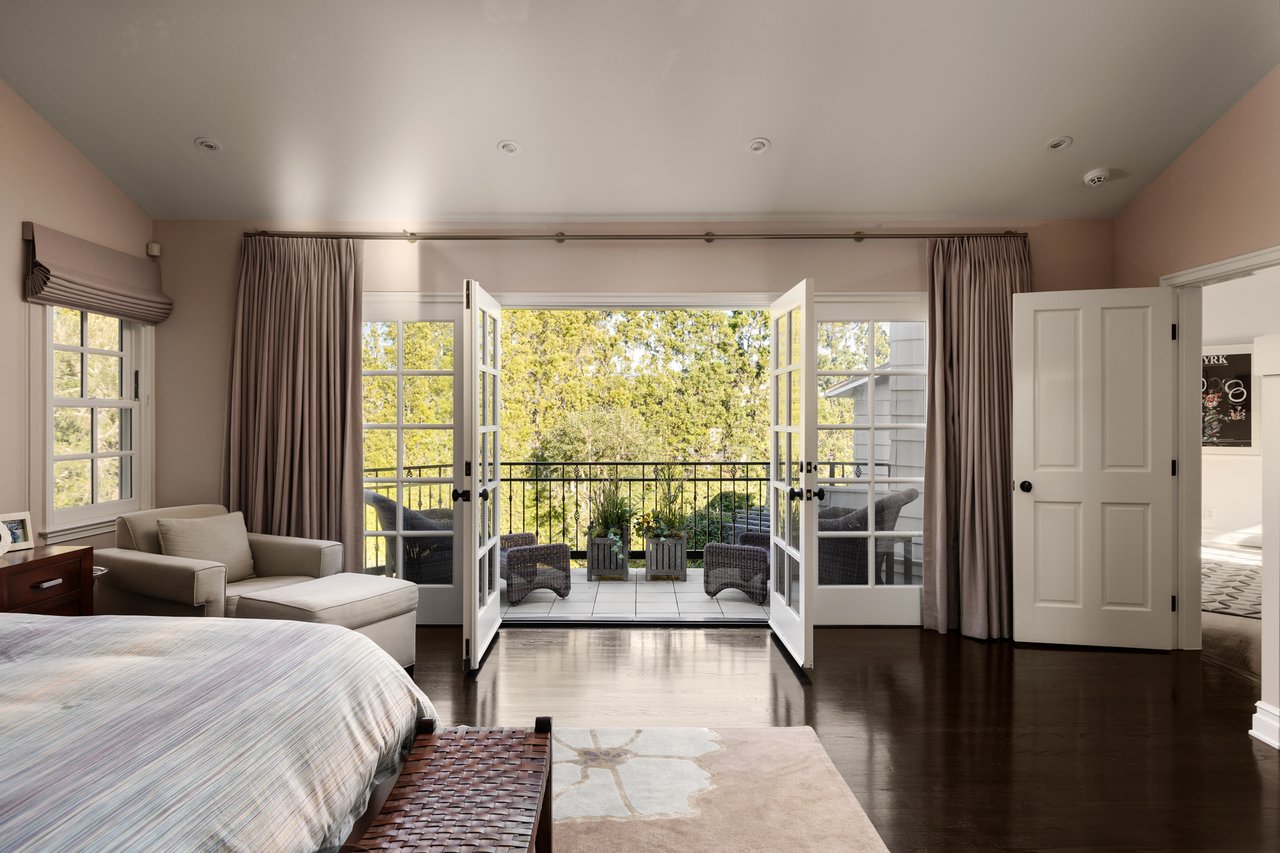 360 S Anita Ave, Brentwood 