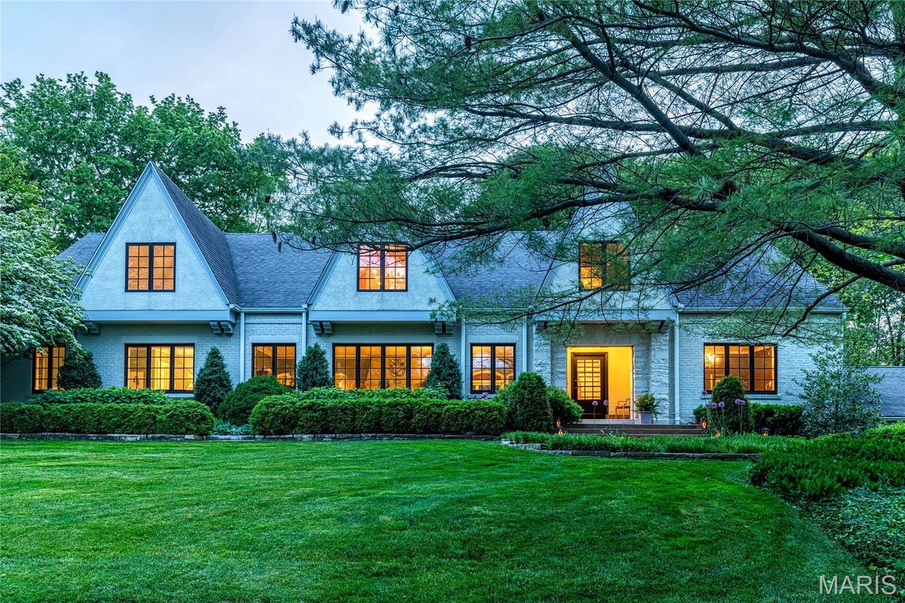 933 Lay Road