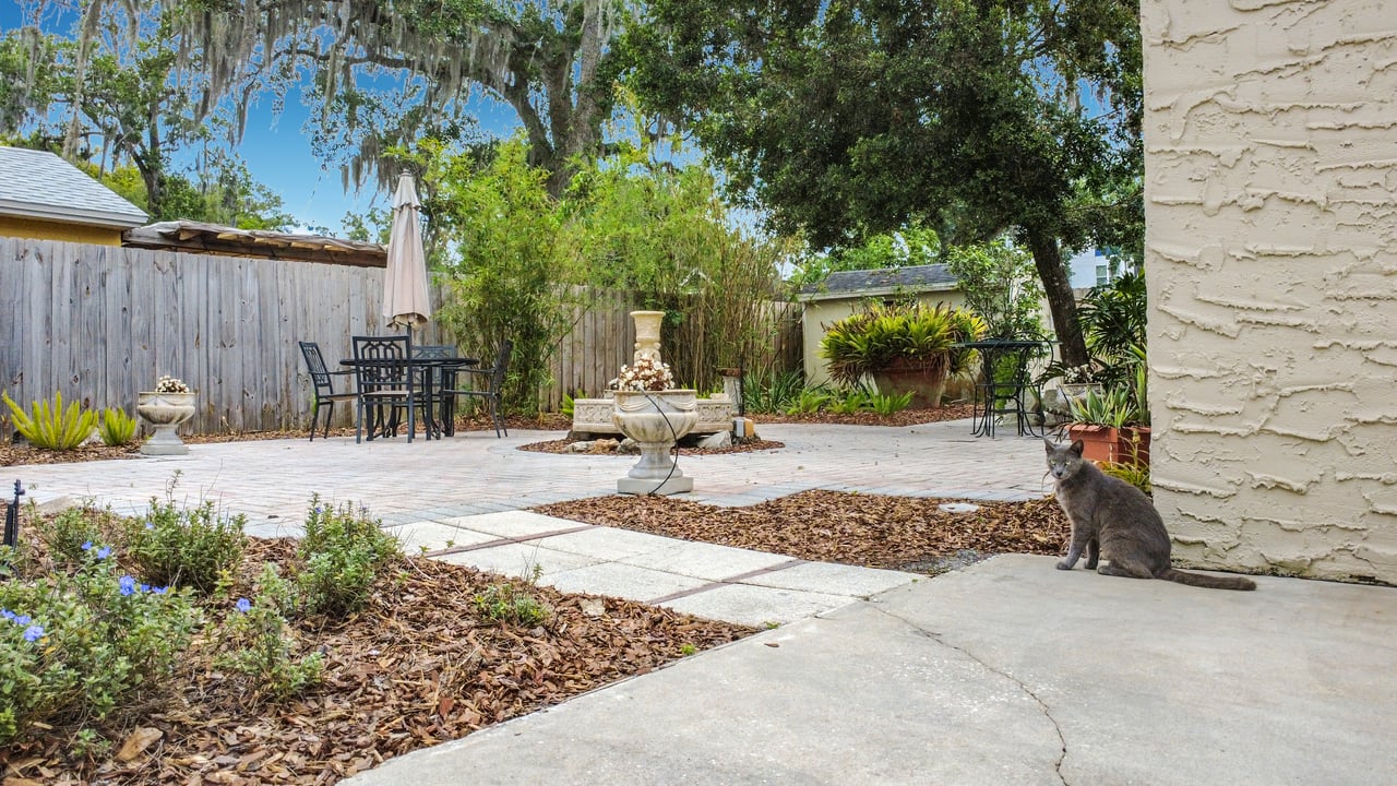 Charming 1925 Bungalow with Guesthouse in Orlando's Colonialtown