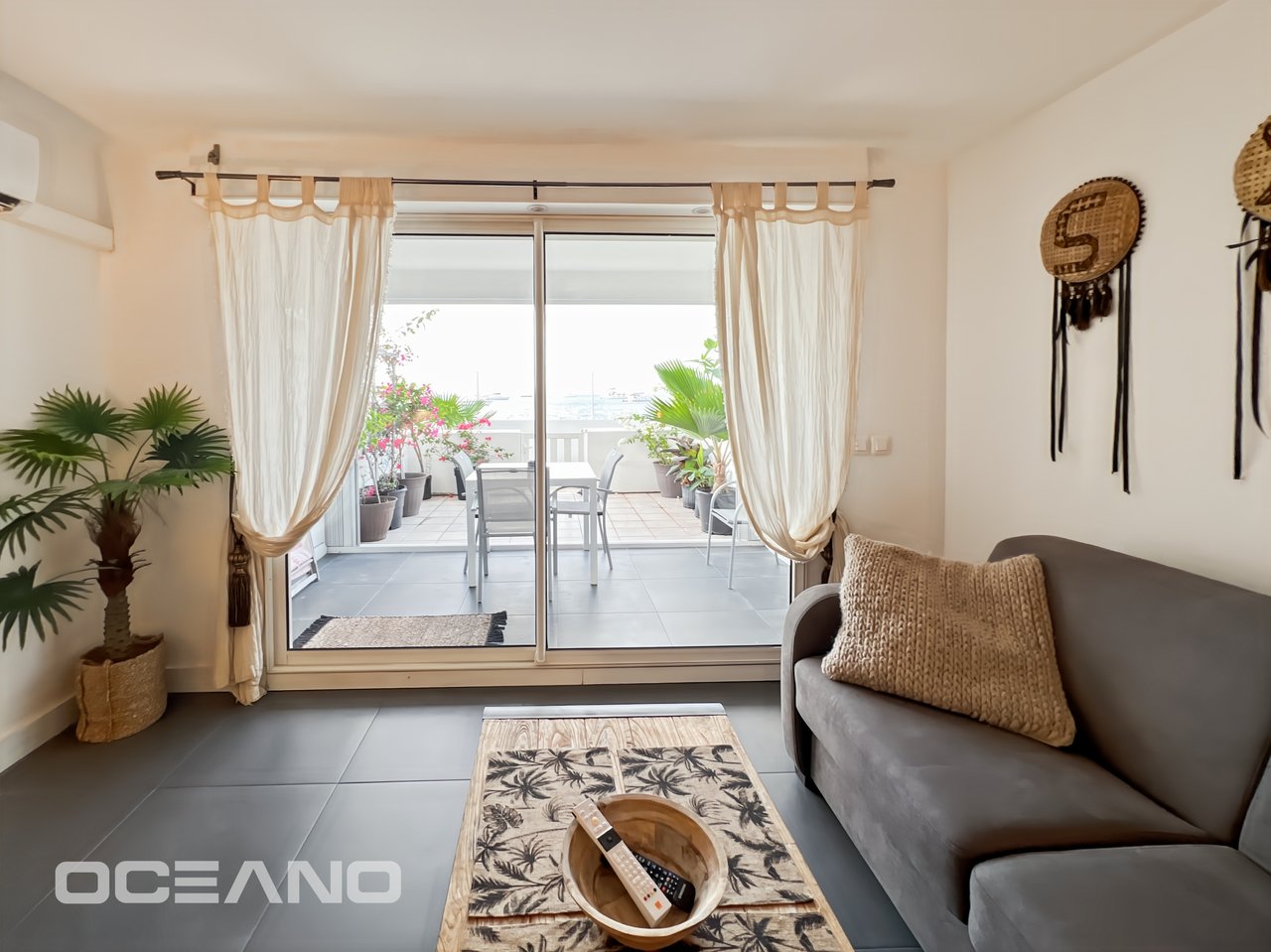 Sea View Apartment with Terrace & Pool