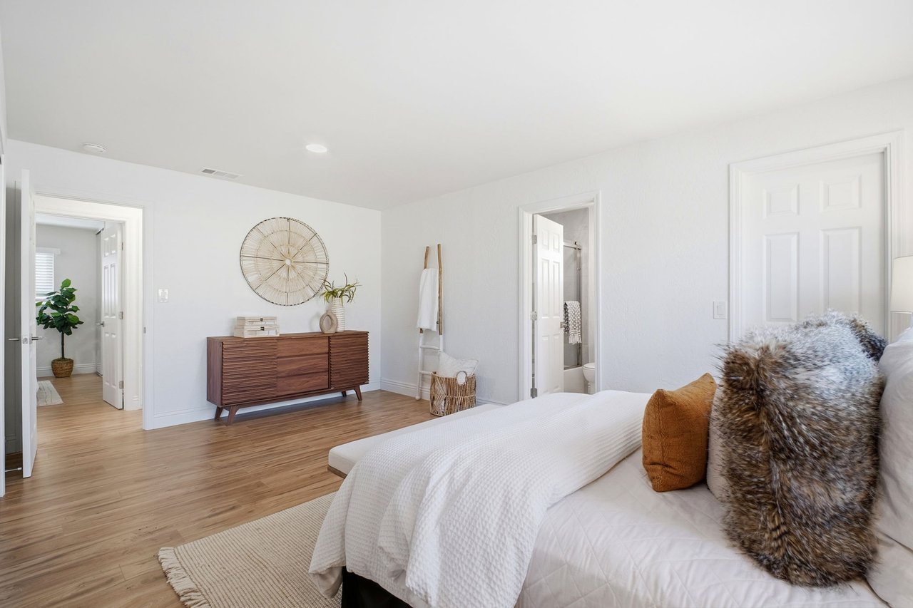 Turn Key Beauty in Sundale